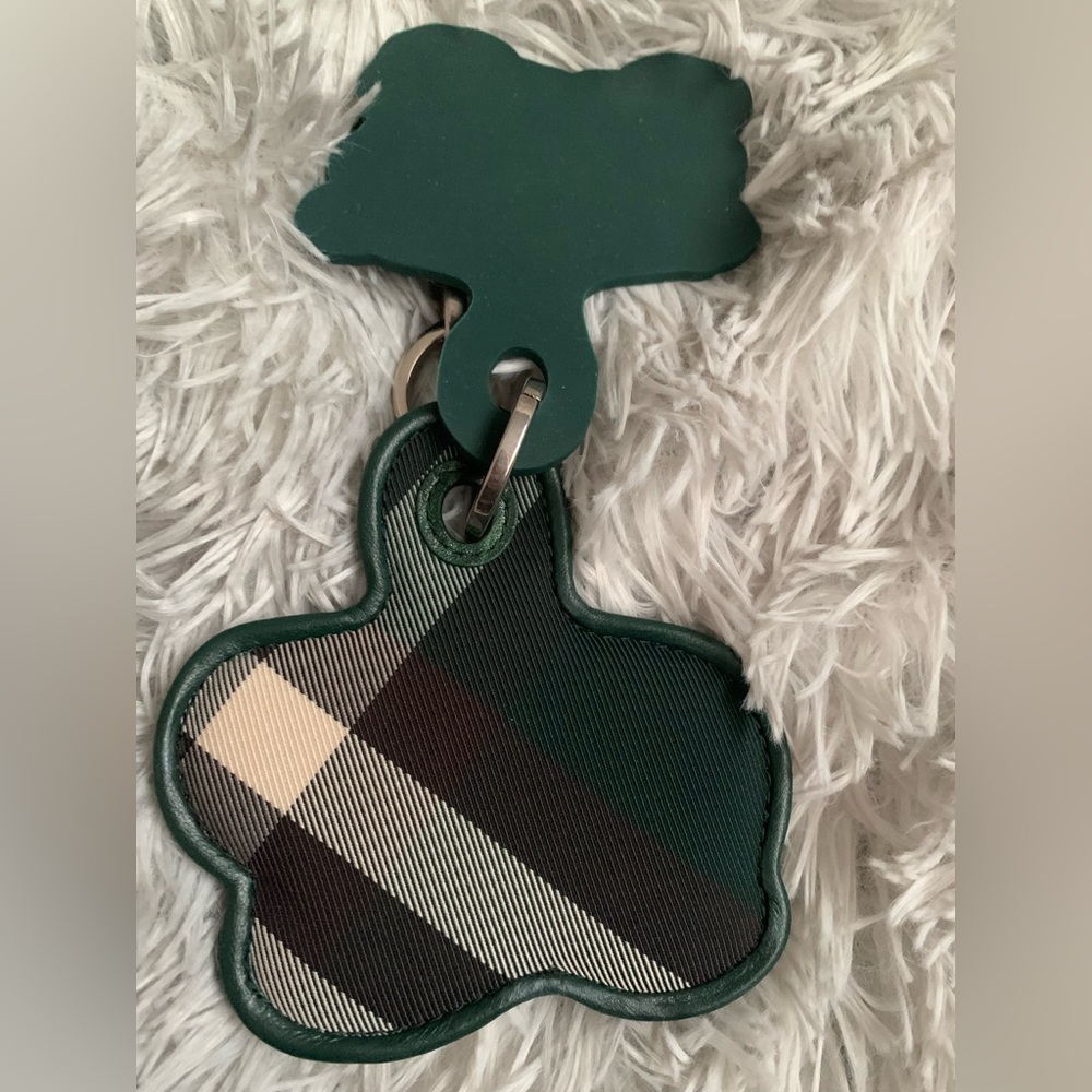 Forest Green Burberry Keychain-With Silver Chunky Hardware- Extremely Durable!!! - Picture 13 of 15